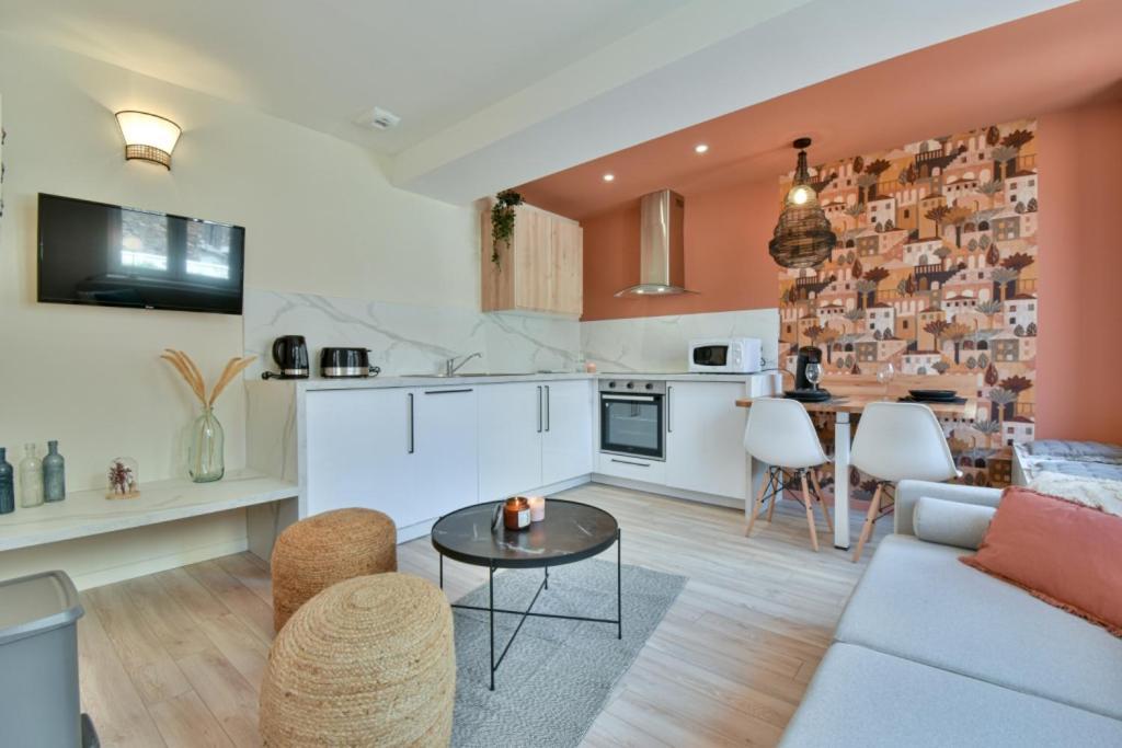 Residence Jean Hardy - Hyper Centre, Parking Gratuit, Wifi, Clim, Gare 瓦朗西纳 外观 照片